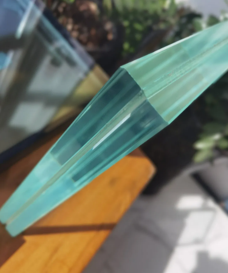 CSI/CE/SGCC Certificate Customized Clear Building Tempered Glass Laminated Glass for Building/Railing/Stair